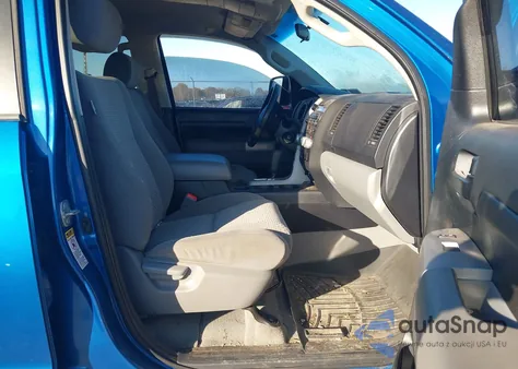 2007 Toyota Tundra Sr5 5.7L V8 z USA, uszkodzony, nr VIN 5TBBV541X7S471213